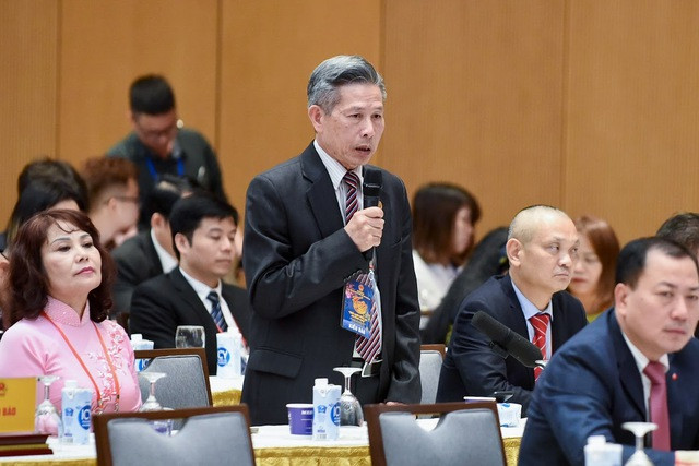 Ông Nguyễn Văn Loan, Chủ tịch Hội cựu chiến binh Việt Nam tại Ukraine chia sẻ tại cuộc gặp - Ảnh: VGP/Nhật Bắc