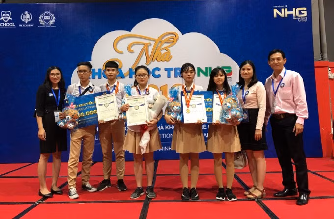 Các em học sinh iSchool Rạch Giá tại lễ trao giải Nhà Khoa học trẻ 2018