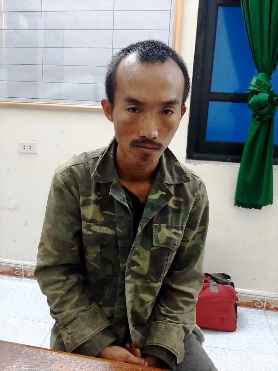 Nghi phạm Của Vừ tại cơ quan chức năng