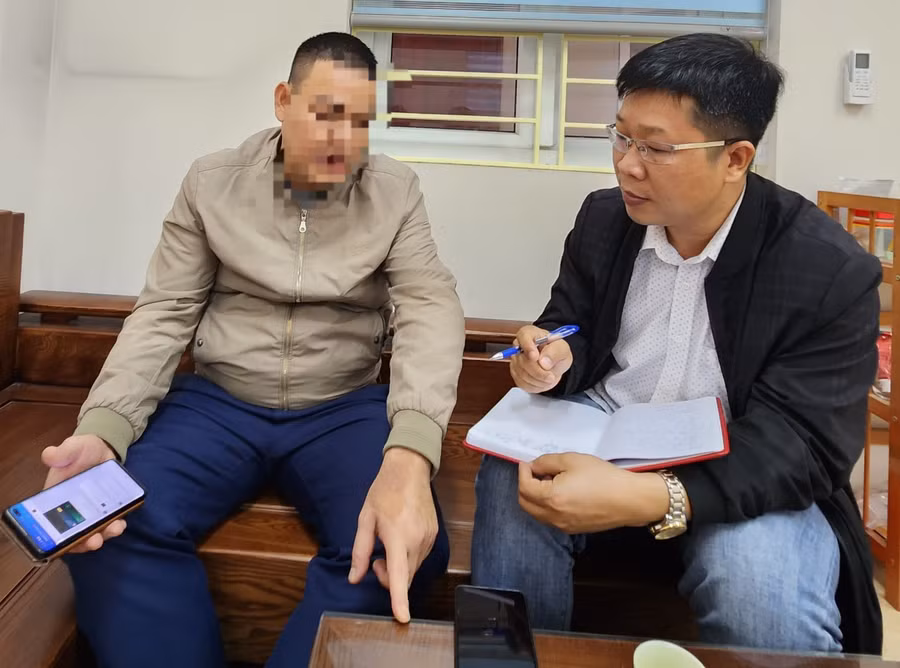 Nạn nhân (bìa trái) bị lừa số tiền gần 500 triệu đồng. (Ảnh: NT) Nạn nhân (bìa trái) bị lừa số tiền gần 500 triệu đồng. (Ảnh: NT)