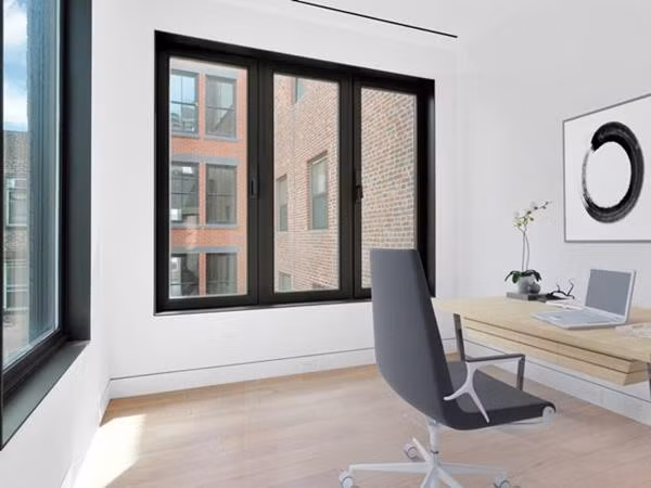  Phòng làm việc nằm tại tầng 1 của căn nhà. 