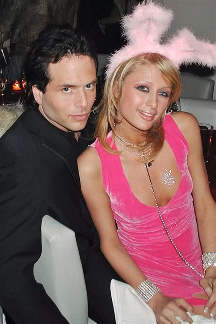 Paris Hilton: Tiểu thư tài phiệt 3 lần hủy hôn và hơn 20 cuộc tình dang dở ảnh 6 Paris Hilton: Tiểu thư tài phiệt 3 lần hủy hôn và hơn 20 cuộc tình dang dở ảnh 6