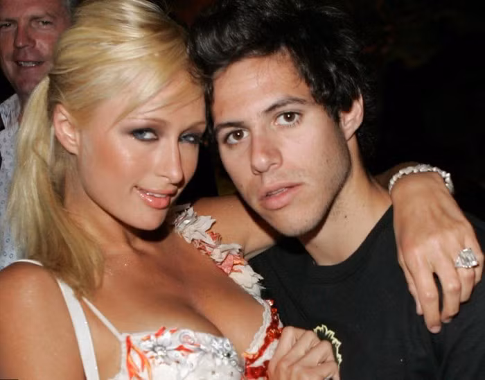 Paris Hilton: Tiểu thư tài phiệt 3 lần hủy hôn và hơn 20 cuộc tình dang dở ảnh 5 Paris Hilton: Tiểu thư tài phiệt 3 lần hủy hôn và hơn 20 cuộc tình dang dở ảnh 5