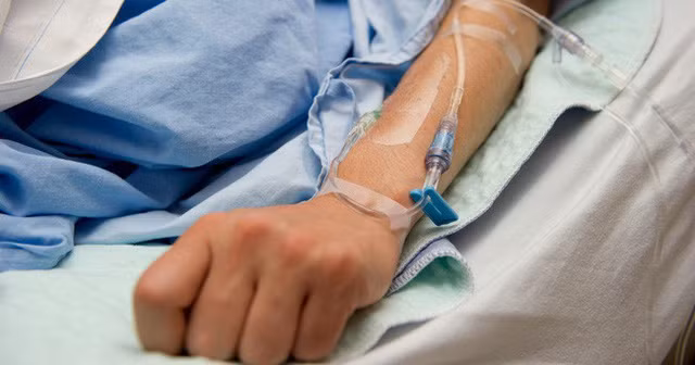 Sắp cưới phát hiện bị ung thư máu, cô nàng bị chồng tương lai phản bội và cái kết bất ngờ ảnh 1