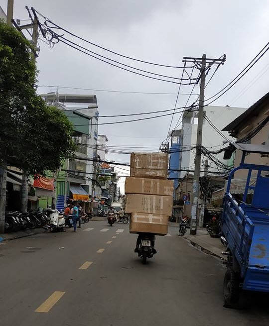 Người vận chuyển phiên bản Sài Gòn. Người vận chuyển phiên bản Sài Gòn.