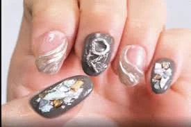 Bật mí những kiểu nail cho các cô nàng thích sang chảnh