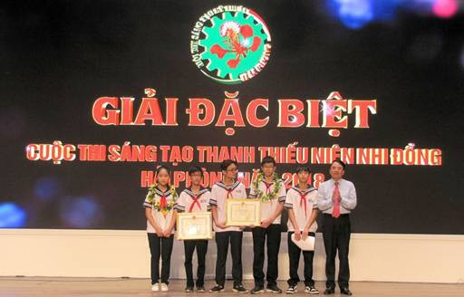 Ảnh sản phẩm “Máy sục khí bằng năng lượng gió” đạt giải đặc biệt trong cuộc thi Sáng tạo thanh thiếu niên nhi đồng Hải Phòng" năm 2018 Ảnh sản phẩm “Máy sục khí bằng năng lượng gió” đạt giải đặc biệt trong cuộc thi Sáng tạo thanh thiếu niên nhi đồng Hải Phòng" năm 2018