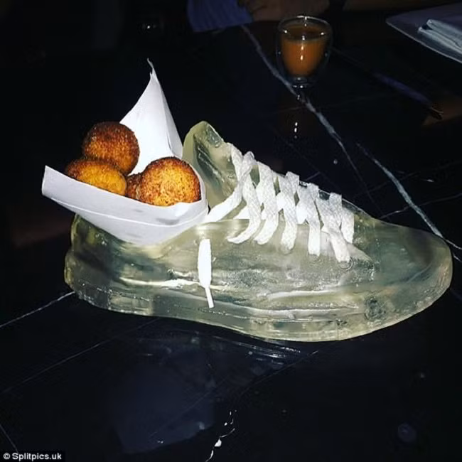 Những đĩa đựng thức ăn “sai quá sai” của các nhà hàng khiến thực khách chỉ biết câm nín - Ảnh 3.