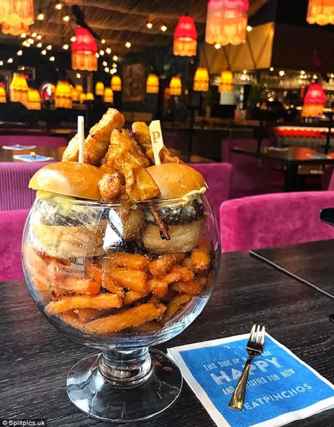 Những đĩa đựng thức ăn “sai quá sai” của các nhà hàng khiến thực khách chỉ biết câm nín - Ảnh 4.