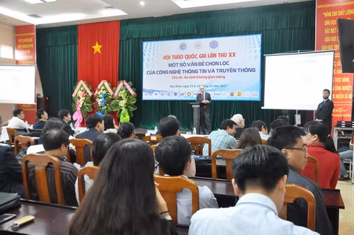 Hội thảo diễn ra phiên thảo luận toàn thể và 6 tiểu ban.