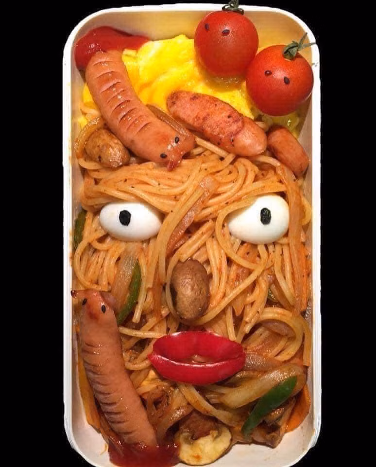 Nhìn hộp cơm trầm cảm luôn.