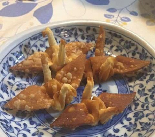 Khéo tay hay làm. Khéo tay hay làm.