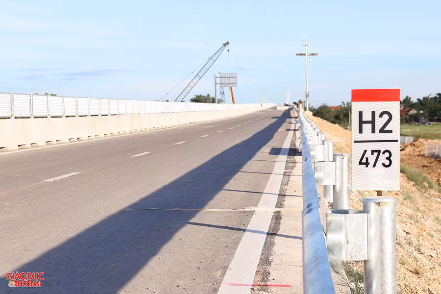 Còn khoảng 19km từ nút giao Quốc lộ 46B đến nút giao Quốc lộ 8A (xã Thanh Bình Thịnh, huyện Đức Thọ, Hà Tĩnh) dự kiến thông xe vào 30/6 tới.