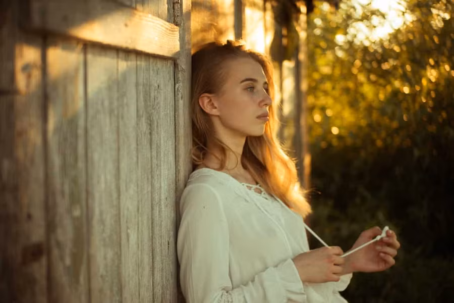 4 suy nghĩ tiêu cực ăn mòn hạnh phúc của bạn mỗi ngày