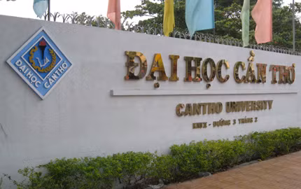 Trường ĐH Cần Thơ: Tặng máy tính cho tân Tiến sĩ