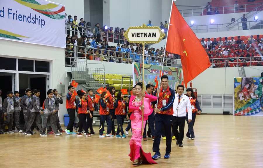 Đoàn Thể thao sinh viên Việt Nam tại lễ khai mạc 19th ASEAN University Games