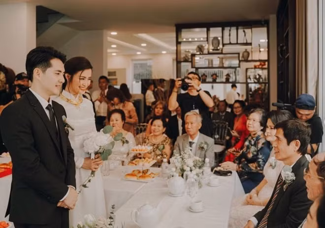 Ngắm nhìn siêu biệt thự của 2 cô dâu hot nhất showbiz Đông Nhi và Bảo Thy mà ngưỡng mộ