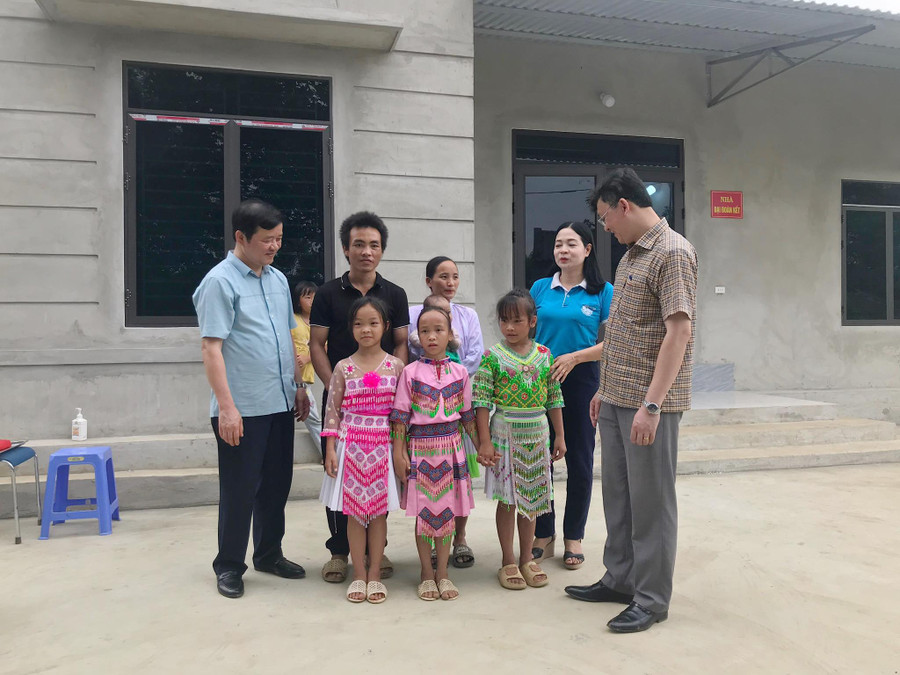 Các cấp chính quyền địa phương luôn quan tâm đến cộng đồng người dân tộc Mông tại địa phương.