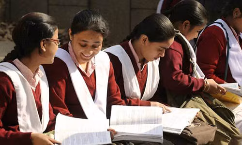 Lộ đề, gần ba triệu học sinh Ấn Độ phải thi lại