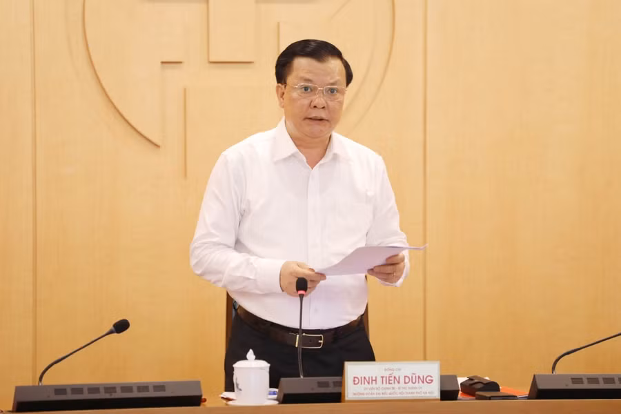 Bí thư Thành ủy Hà Nội Đinh Tiến Dũng yêu cầu siết chặt kỷ cương, kỷ luật trong phòng, chống dịch Covid-19.