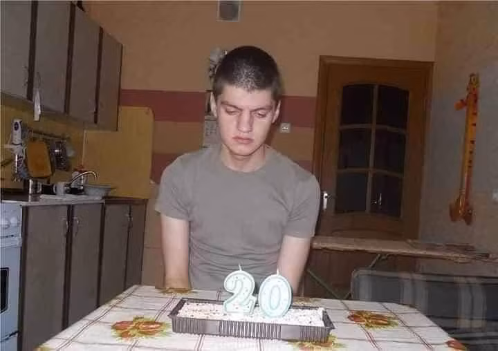 Sinh nhật vào thời điểm này, bạn bè chẳng đứa nào mảy may quan tâm...