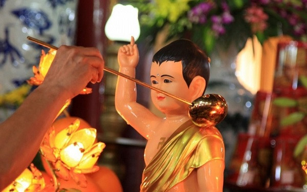 Bài văn khấn lễ Phật Đản, rằm tháng 4 tại nhà đầy đủ nhất