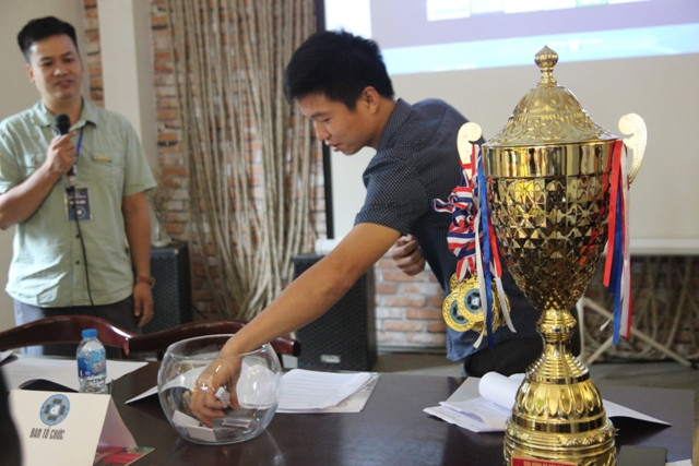 Bốc thăm chia bảng Bốc thăm chia bảng