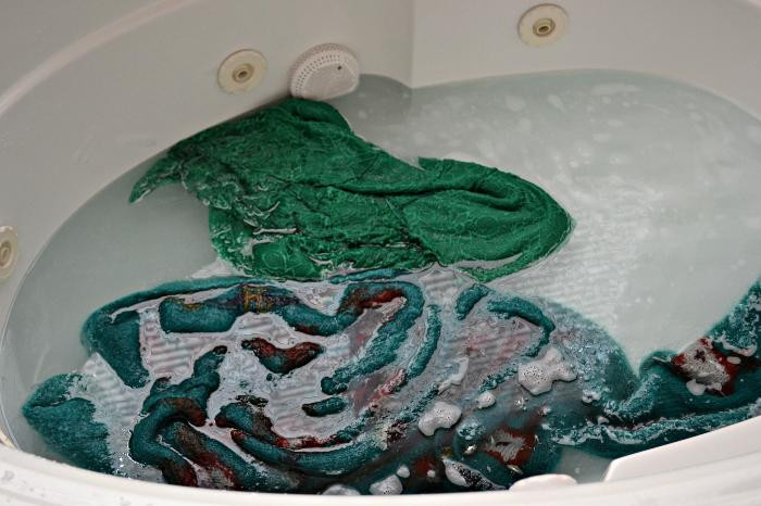 Cách giặt đồ len bền màu, giữ dáng