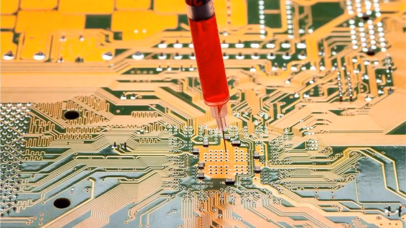 Tin đồn chống vắc-xin Covid-19 lại lan tràn trên mạng xã hội.