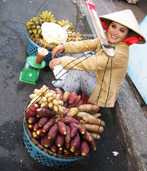 Katy Perry tần tảo sớm hôm bên gánh khoai luộc, chuối luộc.