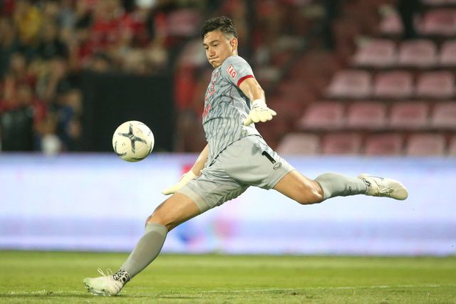 Thủ môn Đặng Văn Lâm sẽ cạnh tranh chỗ chính thức ở đội tuyển quốc gia...