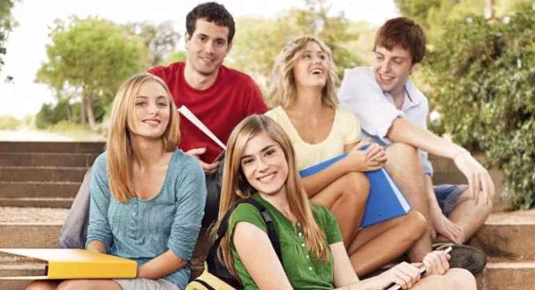 Bạn sẽ cảm thấy tự tin hơn và tận hưởng một mạng lưới xã hội rộng lớn hơn. (Ảnh: ITN)