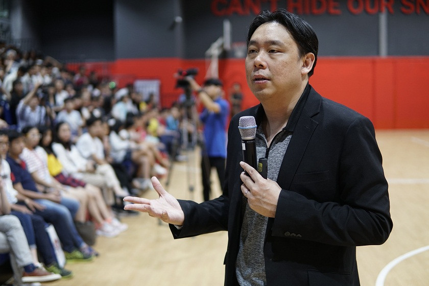Adam Khoo chia sẻ và truyền cảm hứng cho phụ huynh, học sinh về chủ đề "Cha mẹ cần làm gì trước cách mạng công nghiệp 4.0”