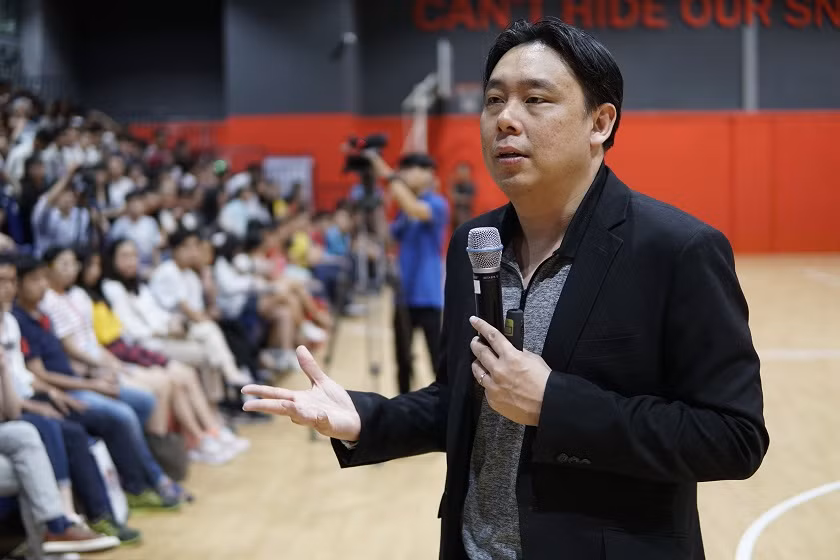 Adam Khoo chia sẻ và truyền cảm hứng cho phụ huynh, học sinh về chủ đề "Cha mẹ cần làm gì trước cách mạng công nghiệp 4.0”