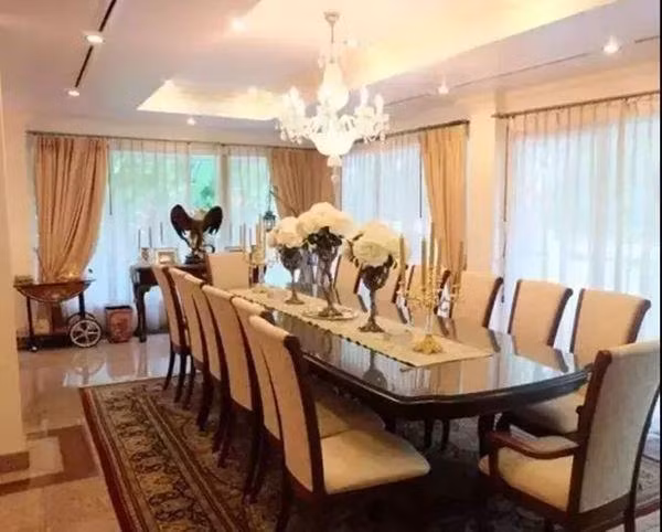 Cưới về mới biết chồng là tỷ phú giàu nhất Dubai, Lọ Lem U60 bây giờ sống ra sao?-8