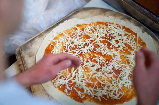 Không sử dụng điện thoại sẽ được... ăn nhà hàng miễn phí - 3