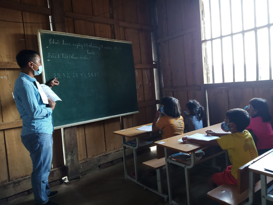 Nhiều chính sách không phân định rõ ràng chính sách giữa các vùng miền nên không thu hút được nhà giáo.