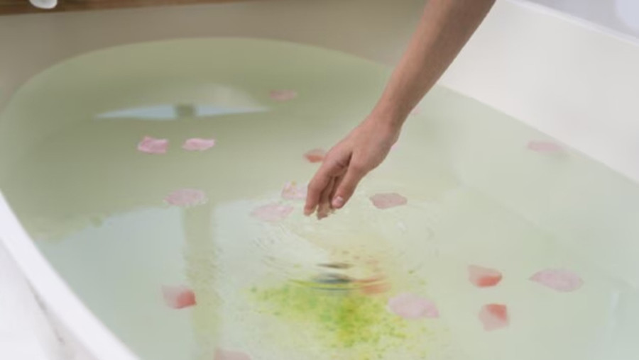 Tốt nhất không nên sử dụng các sản phẩm tắm chứa nhiều bọt trong nội bộ cơ thể. (Ảnh: ITN) Tốt nhất không nên sử dụng các sản phẩm tắm chứa nhiều bọt trong nội bộ cơ thể. (Ảnh: ITN)