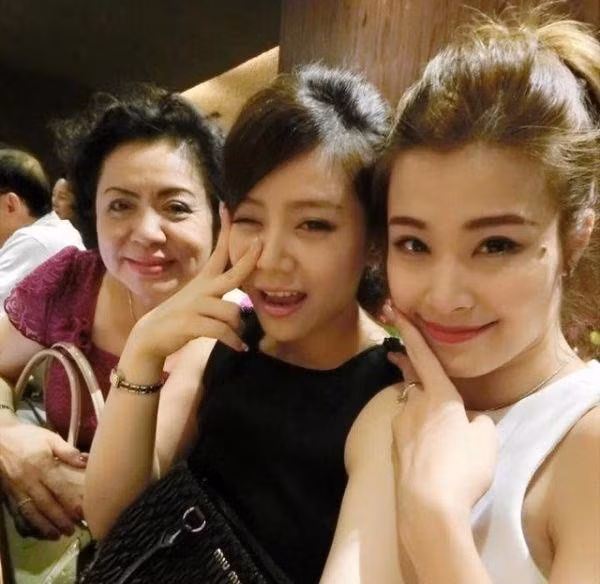 Vì sao Hoa hậu Thu Thảo, Đông Nhi, Đàm Thu Trang được lòng mẹ chồng đại gia? - Ảnh 4.