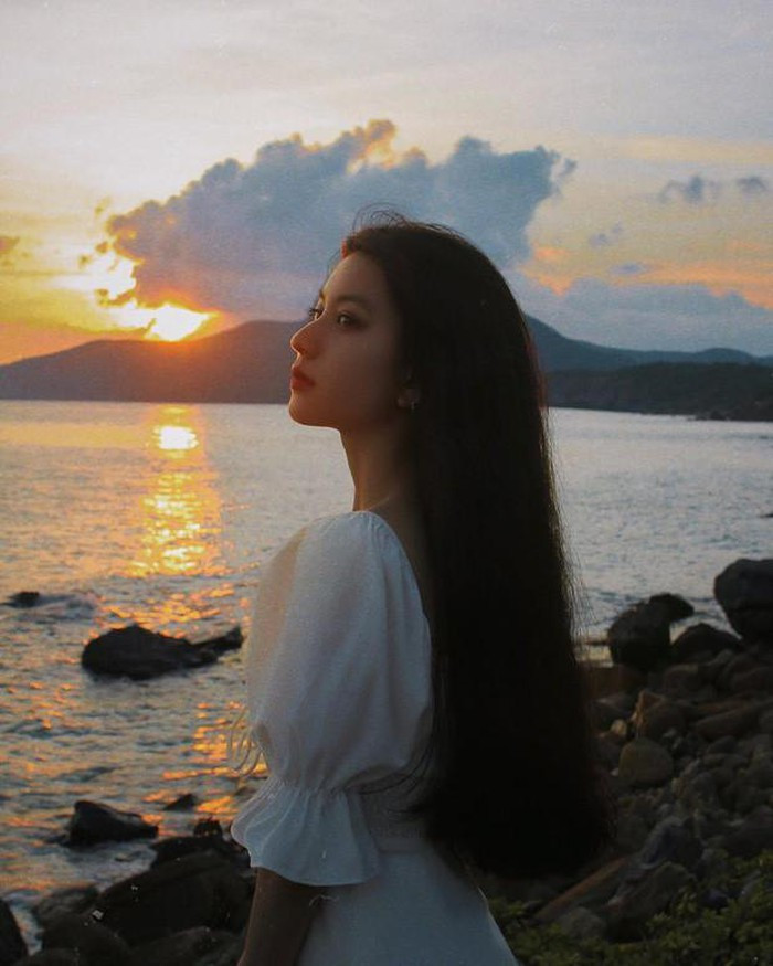 Dàn nữ sinh 2K nổi tiếng nhờ góc nghiêng thần thái ảnh 1