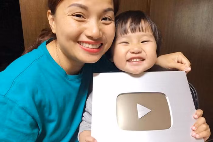 Quỳnh Trần JP và con trai được dân mạng yêu mến và dành nhiều lời khen cho sự gần gũi, dễ thương. Ảnh: Quỳnh Trần. 