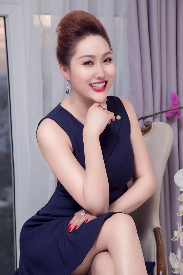 Dấu hiệu tuổi tác lộ rõ trên gương mặt Phi Thanh Vân ảnh 4 than hinh co the boc lua chu guong mat cua phi thanh van da lo ro dau hieu tuoi tac - 6
