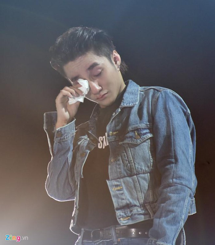 Hương Tràm, Bảo Anh mất ngủ, trầm cảm và sự nghiệt ngã của showbiz ảnh 1 Hương Tràm, Bảo Anh mất ngủ, trầm cảm và sự nghiệt ngã của showbiz ảnh 1