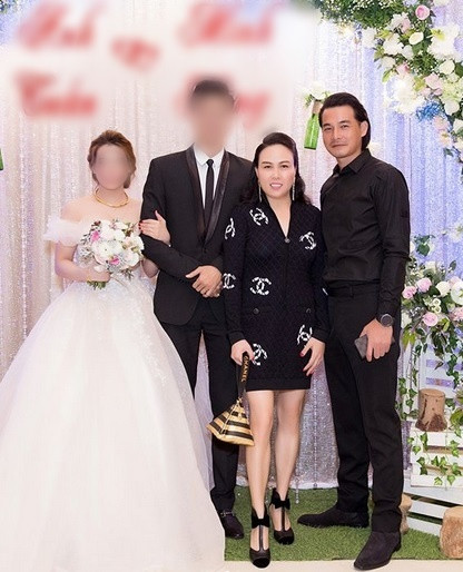 Phượng Chanel bị soi photoshop quá đà vì chi tiết lạ này ảnh 4 Phượng Chanel bị soi photoshop quá đà vì chi tiết lạ này ảnh 4