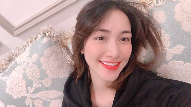 Rời xa hào quang showbiz, nhan sắc của Phạm Hương, Hương Tràm... thay đổi ra sao? ảnh 5 Rời xa hào quang showbiz, nhan sắc của những mỹ nhân Vbiz lên hương” hay xuống cấp?-8