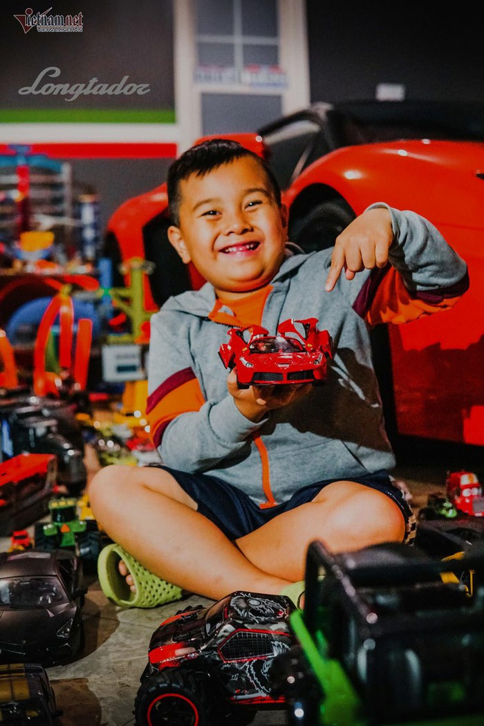 Cậu bé người Việt sở hữu 7.000 "siêu xe" gần tỷ đồng ảnh 3 Cậu bé người Việt sở hữu 7.000 "siêu xe" gần tỷ đồng ảnh 3