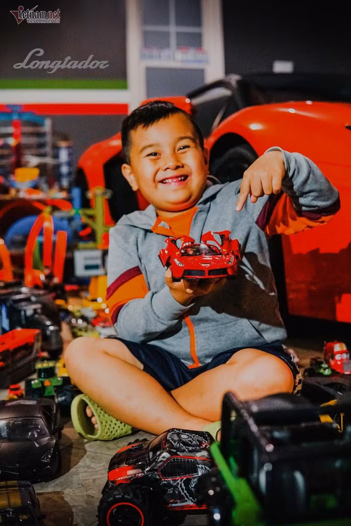 Cậu bé người Việt sở hữu 7.000 "siêu xe" gần tỷ đồng ảnh 3