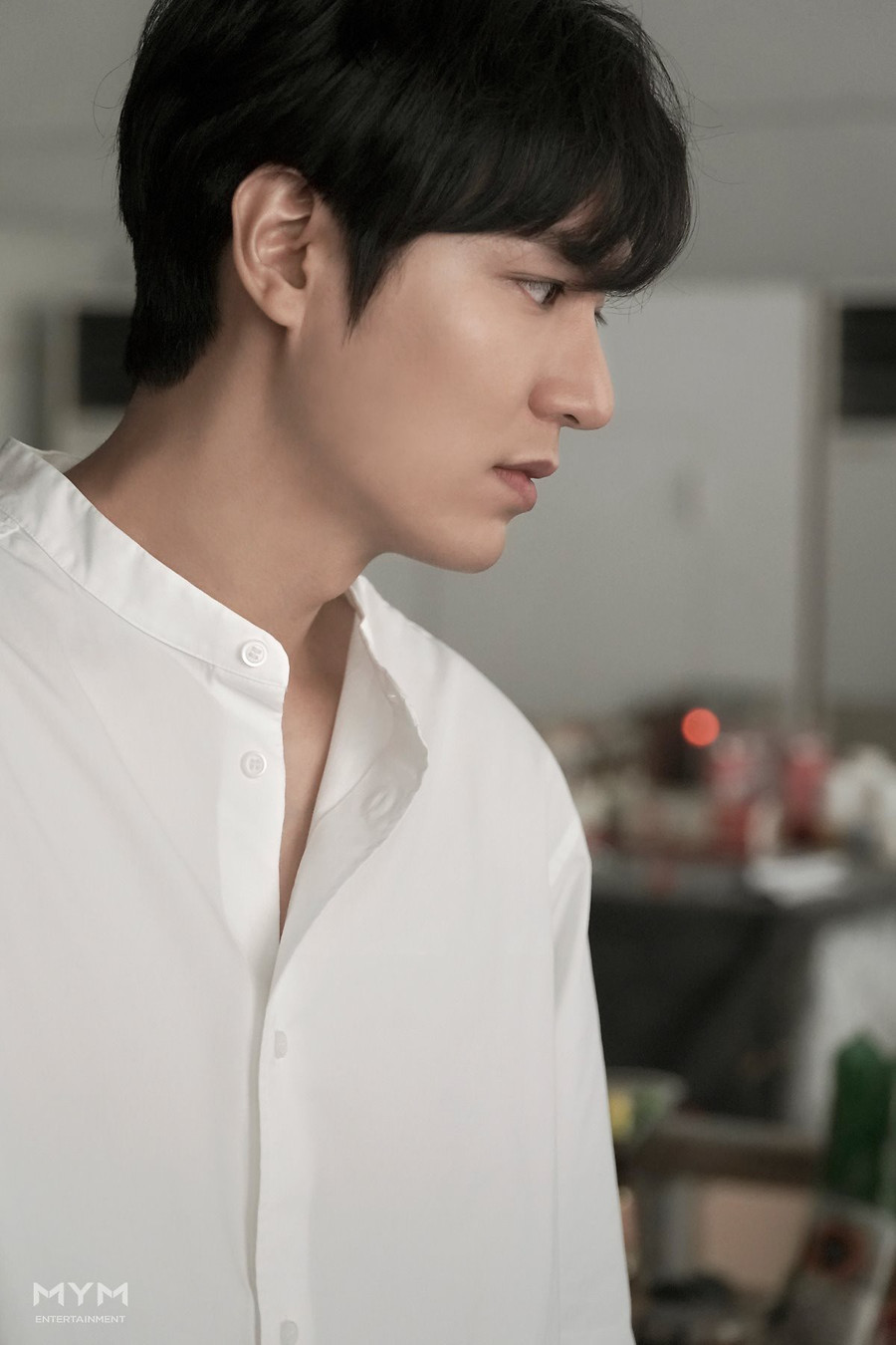 Lee Min Ho lại khiến fan girl điên đảo với loạt ảnh sơ mi trắng đẹp xuất thần ảnh 7 Lee Min Ho lại khiến fan girl điên đảo với loạt ảnh sơ mi trắng đẹp xuất thần ảnh 7