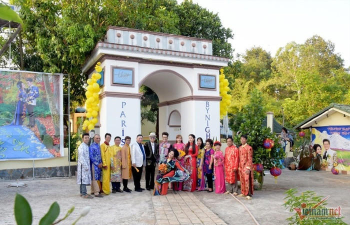 "Bà trùm" Thúy Nga tâm sự, căn nhà là nơi để bà mỗi lần về Việt Nam sẽ cùng với MC Thanh Bạch về đó chơi và nghỉ ngơi tụ tập bạn bè. 