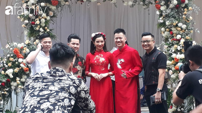 Sốc với nhan sắc thật của hot girl thị phi Lưu Đê Ly trong đám hỏi, khác xa với ảnh "sống ảo" long lanh trên mạng - Ảnh 5. Sốc với nhan sắc thật của hot girl thị phi Lưu Đê Ly trong đám hỏi, khác xa với ảnh "sống ảo" long lanh trên mạng - Ảnh 5.